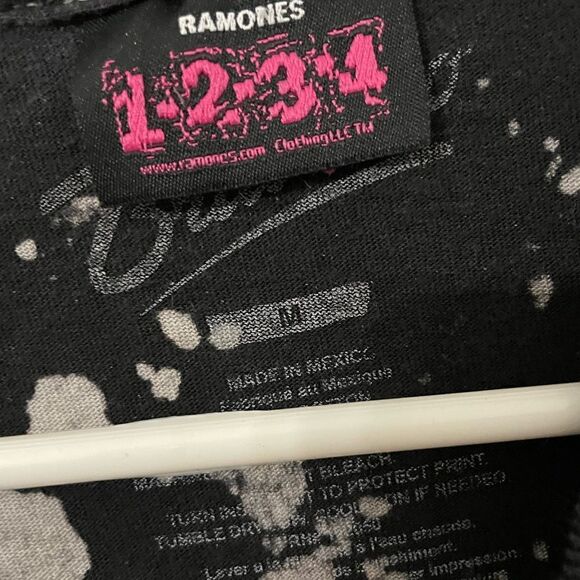 Ramones t shirt  - Picture 7 of 7